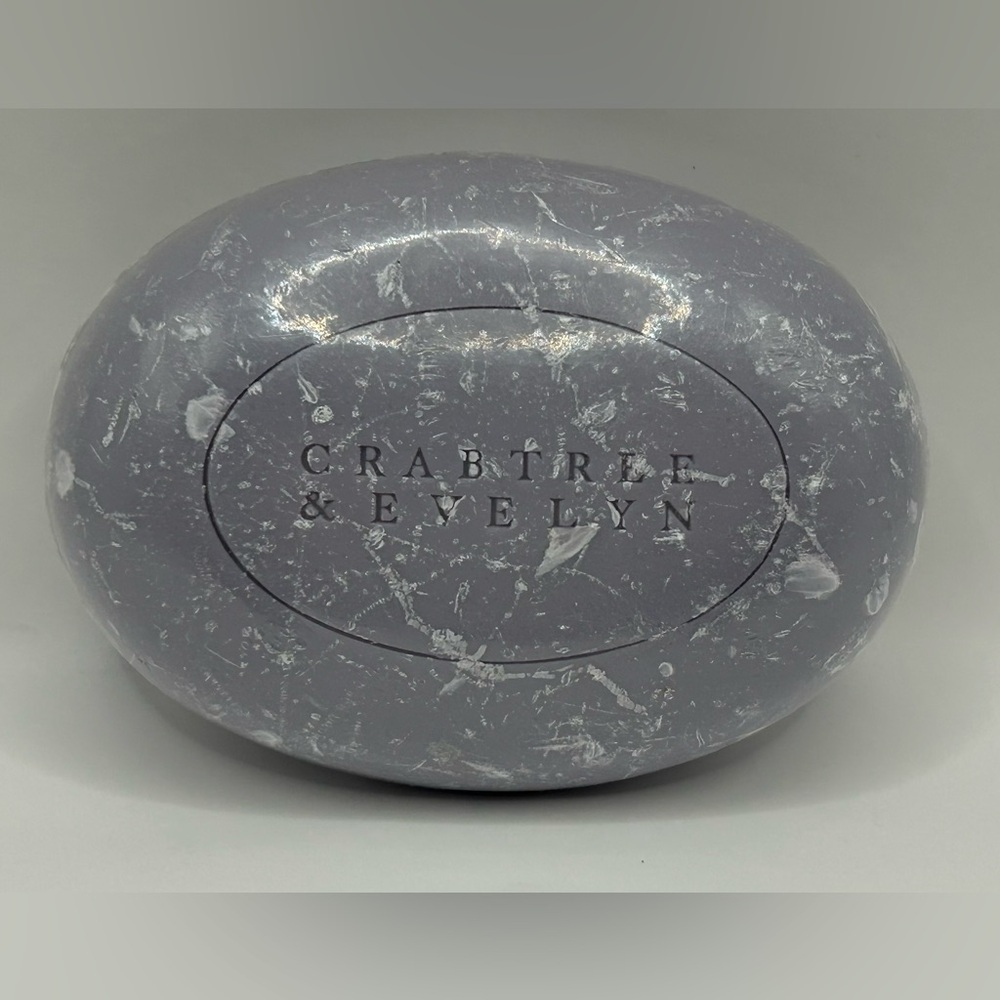 Crabtree & Evelyn Perfumed Soap Light Purple Color 5.3 oz Scent Unknown Vintage